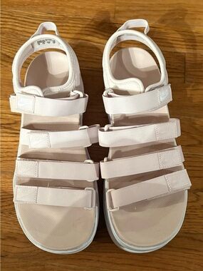 Nike Icon Classic Platform Sandals, Light Pink, Women’s Size 10, NWOT